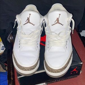 Jordan 3 mochas